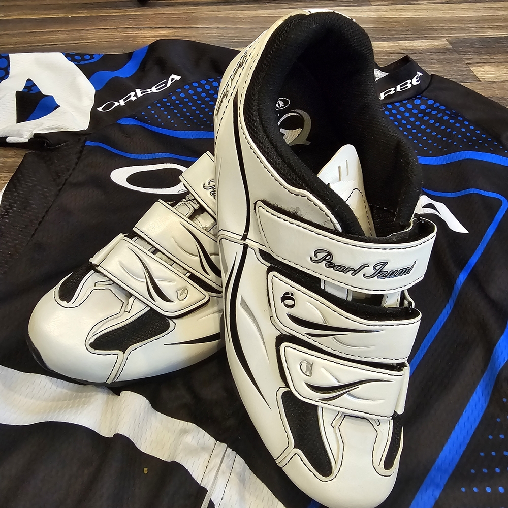 Pearl Izumi Women's W All-Road II Cycling Shoes EU 40 / US 8 (Fits 7.5)